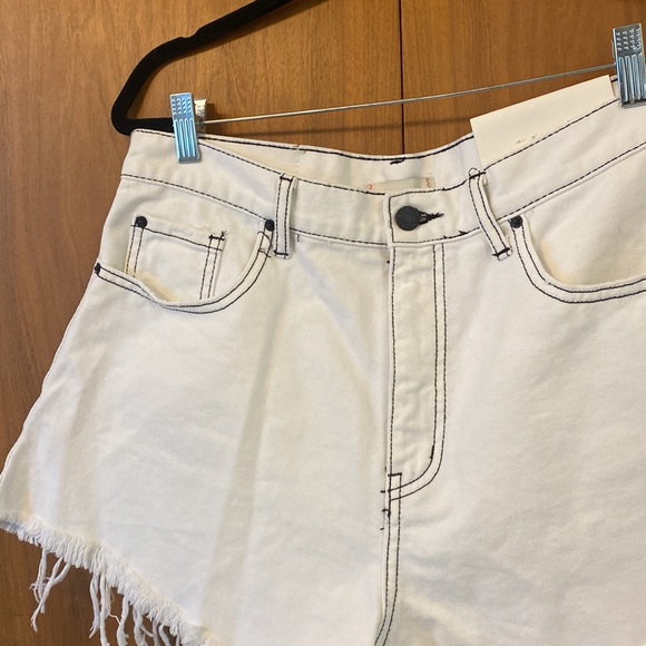 BDG NWT Pitched Waist Shorts - Picture 7 of 9